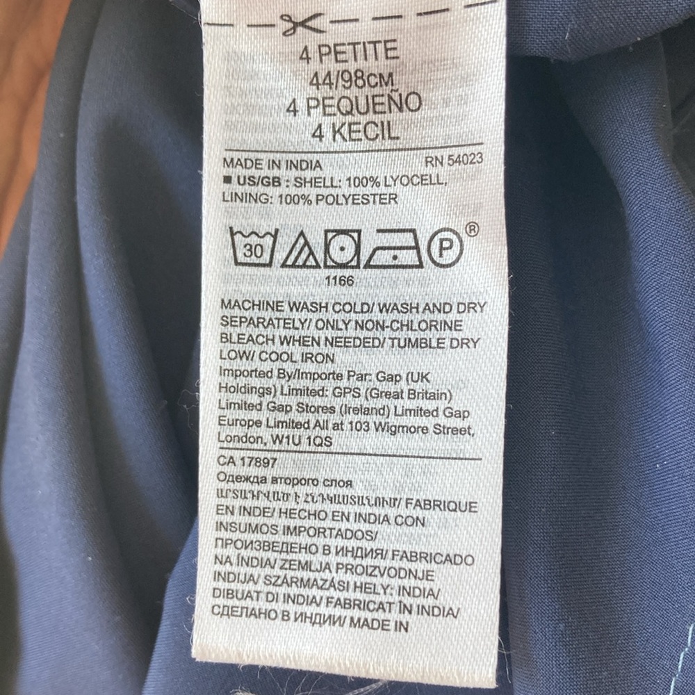 Petite ruffle denim dress. In good condition. - Picture 4 of 4